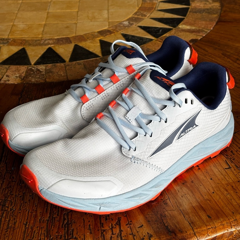 Altra Superior 6